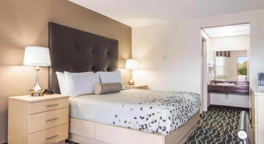 Americas Best Value Inn Alliance Esterno foto